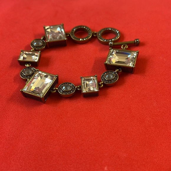 Heidi Daus beautiful crystal toggle bracelet - Picture 3 of 5